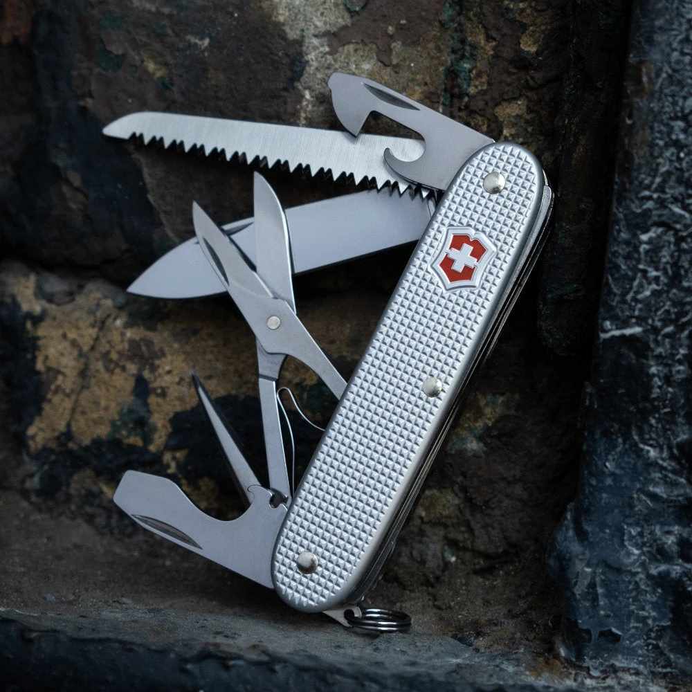 Victorinox Farmer X Alox Swiss Army Knife - Image 2