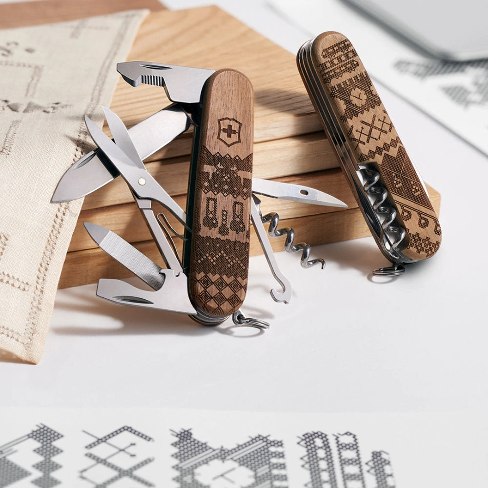 Victorinox Swiss Spirit Limited Edition 2023 Companion Wood Swiss Army Knife - Image 3